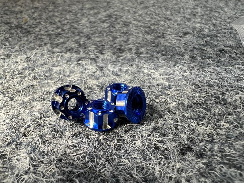 M.A.S. Radmuttern M4 blau 4stk.