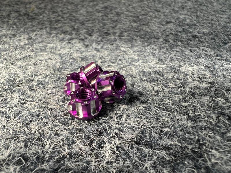 M.A.S. Radmuttern M4 purple 4stk.